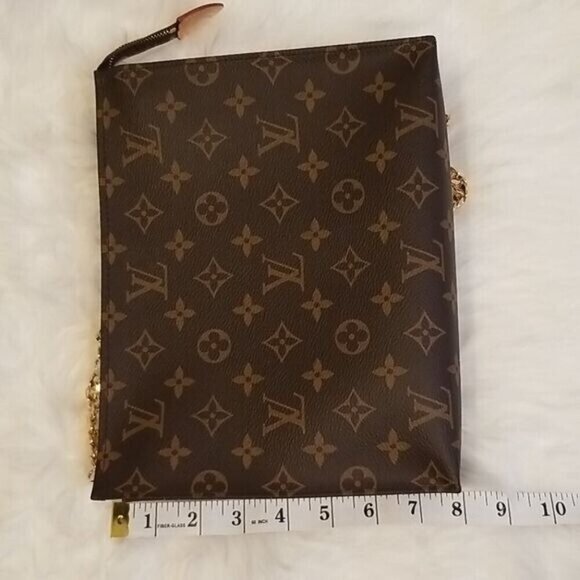 LOUIS VUITTON TOILETRIES BAG 26 MONOGRAM - Picture 12 of 14